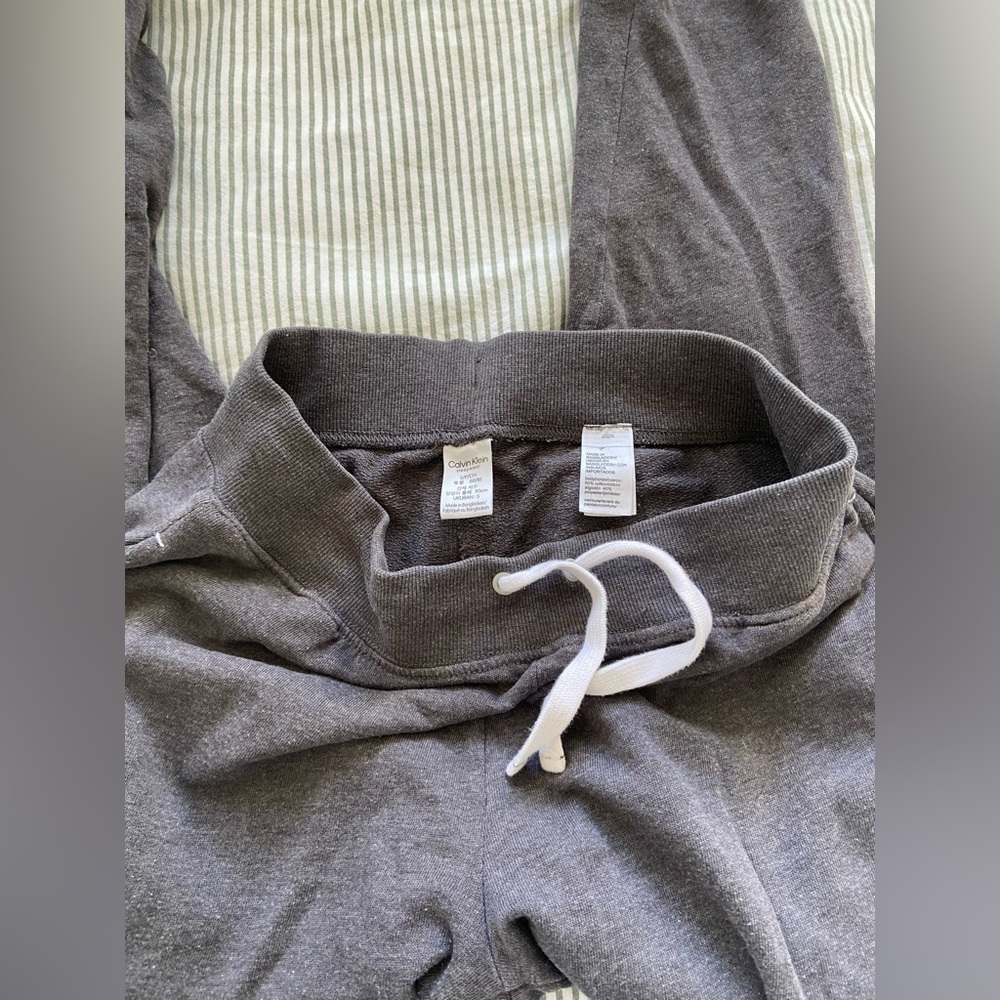 Calvin Klein Gray Jogger Sweatpants Size Small - Picture 3 of 3